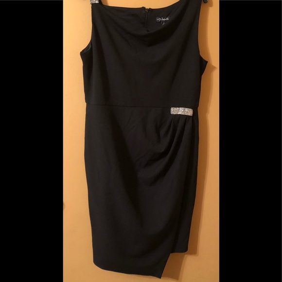 Black evening dress - Picture 3 of 7